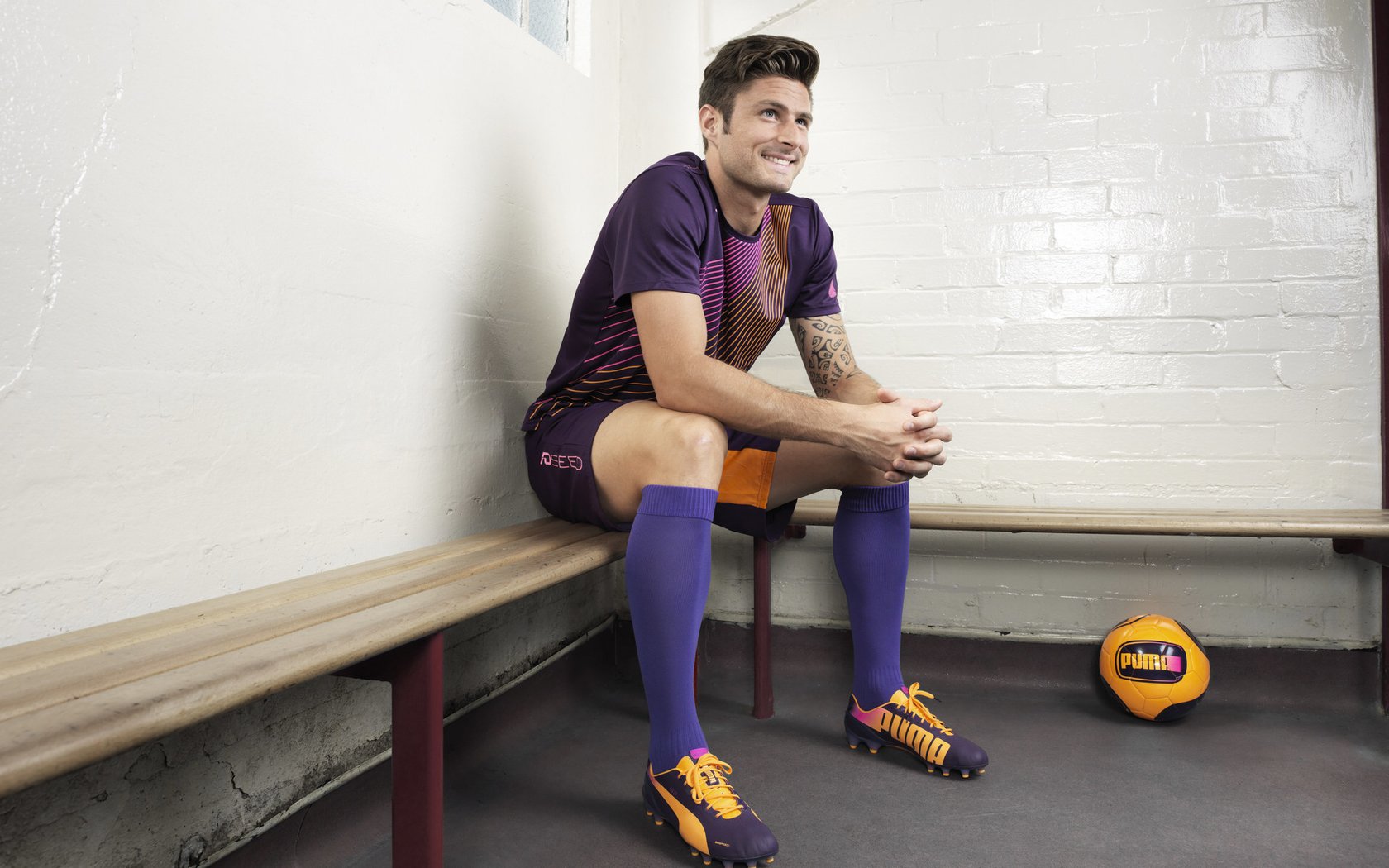 湖人球员与球迷互动合照登上社交热搜榜，湖人队球员合照